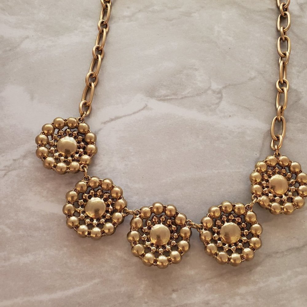 ✨ J.Crew Classic Rhinestones Pave Crystal Medallion Statement Necklace ✨ - Picture 10 of 12